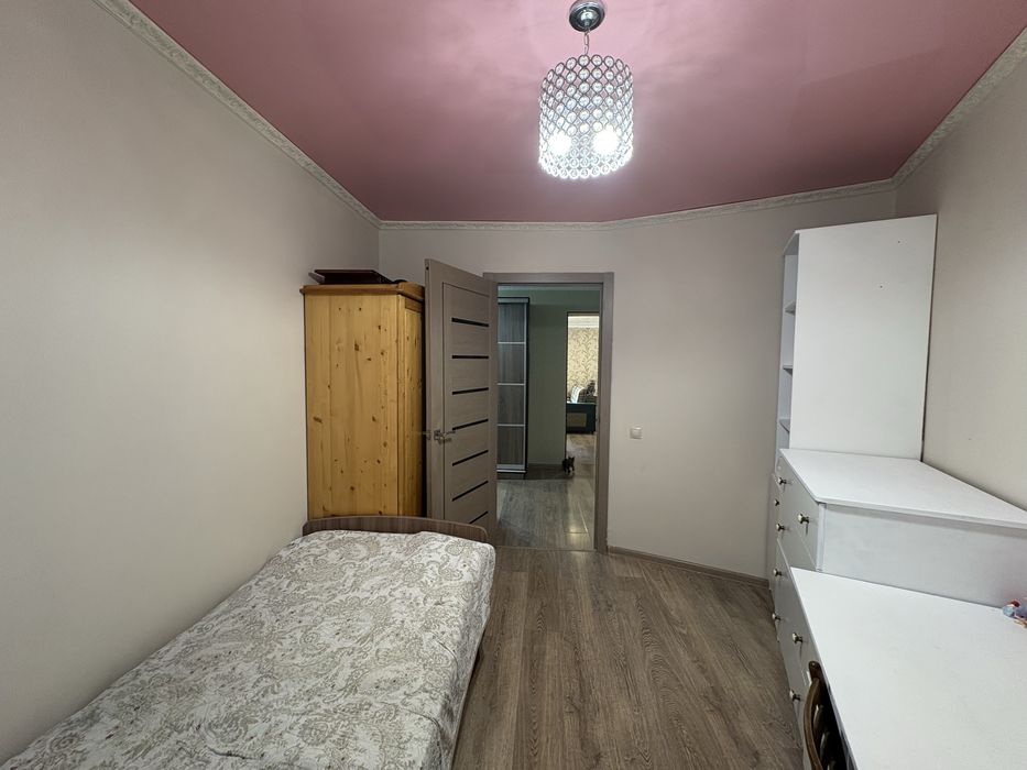 Продам 4 комнатную квартиру