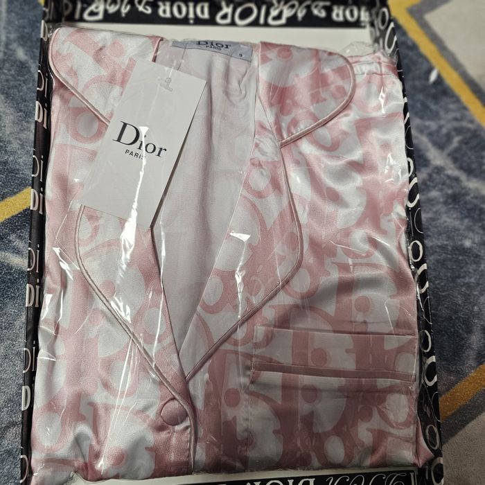 Pijamale satin la cutie