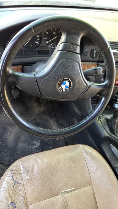 Е39 2.0 150 HP седан на части или цяла. В движение до края на април.