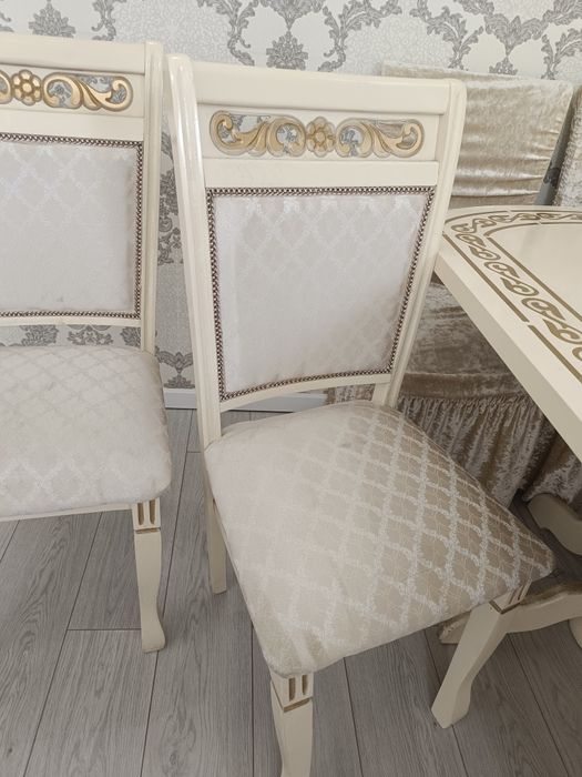 Продаю стол со стульем