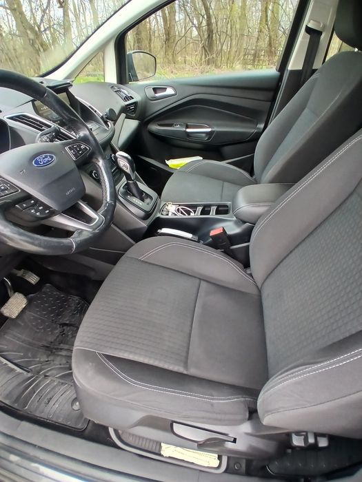 Ford C-Max 2.0 TDCi 150 CP – 2015 | Spațios, confortabil și bine întreținut.