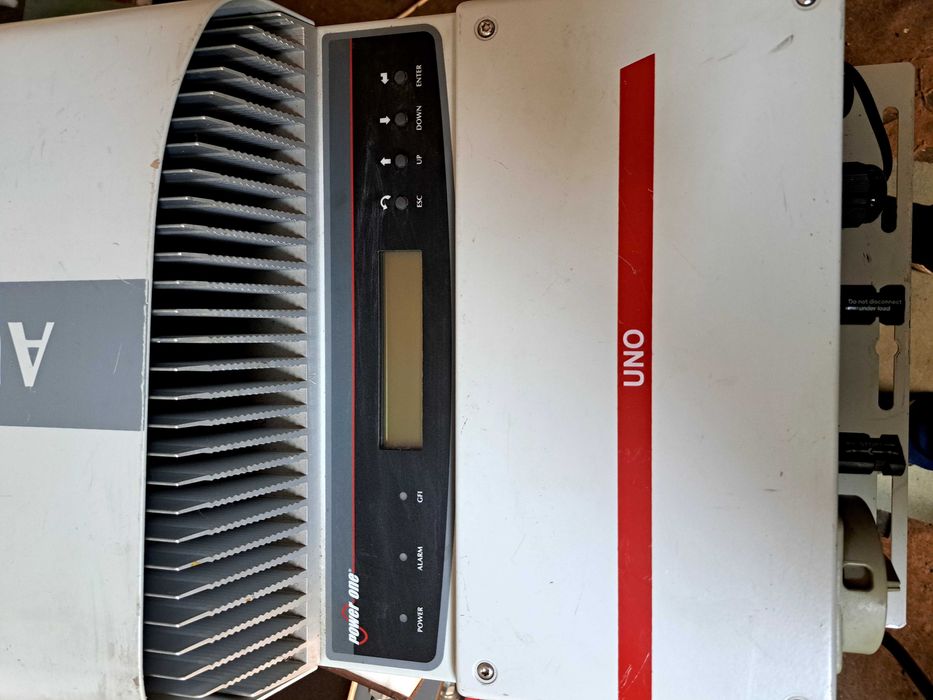 Vand inverter 3kw monofazat  semi nou