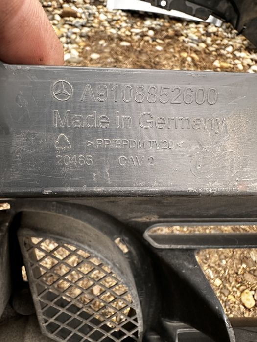 Bară față grilă radiator mercedes sprinter w910.