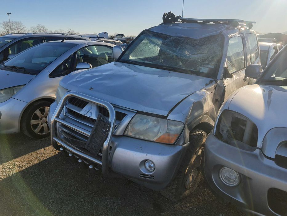На части! Mitsubishi Pajero 3.2 DI-D