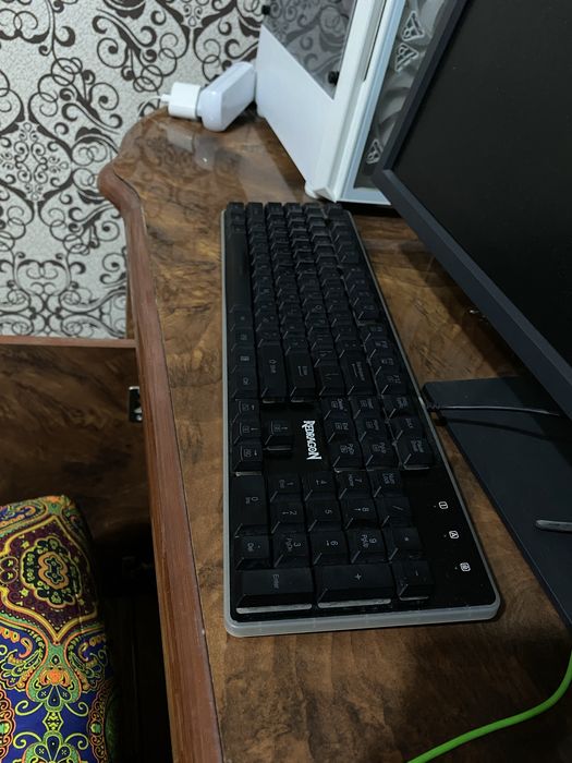 Продам клавиатуру Redragon Dyaus