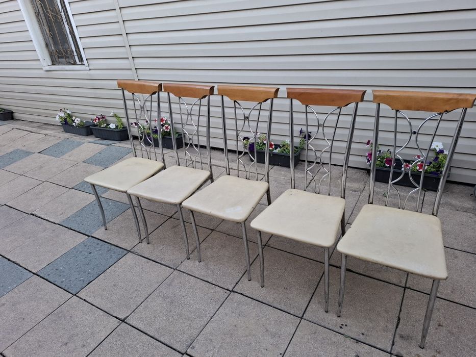 Продам стулья со спинкой