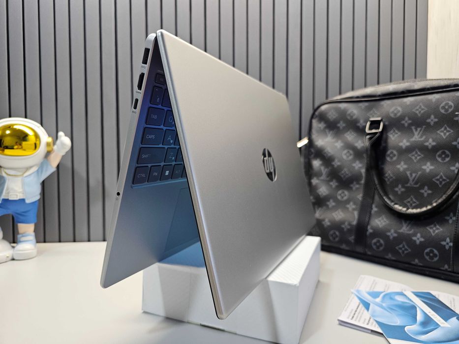 ПРОДАМ HP Laptop 15-FD0356NIA Ноутбук Core™ i5-1334U 13-ПОКОЛЕНИЯ.