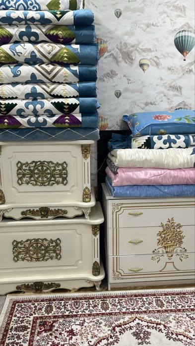 Шкаф, сандық, көрпе сатылады