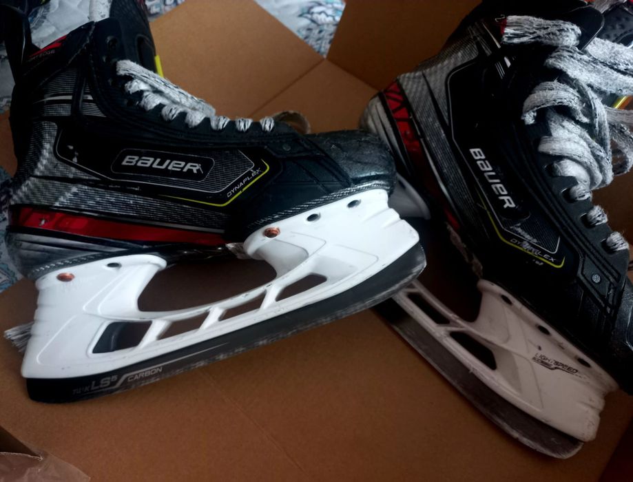 Коньки хоккейные