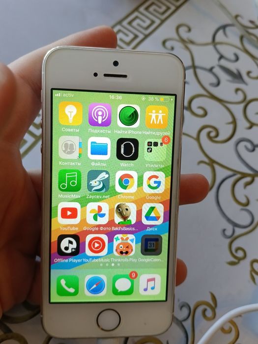 Айфон 5s в хорошем состоянии