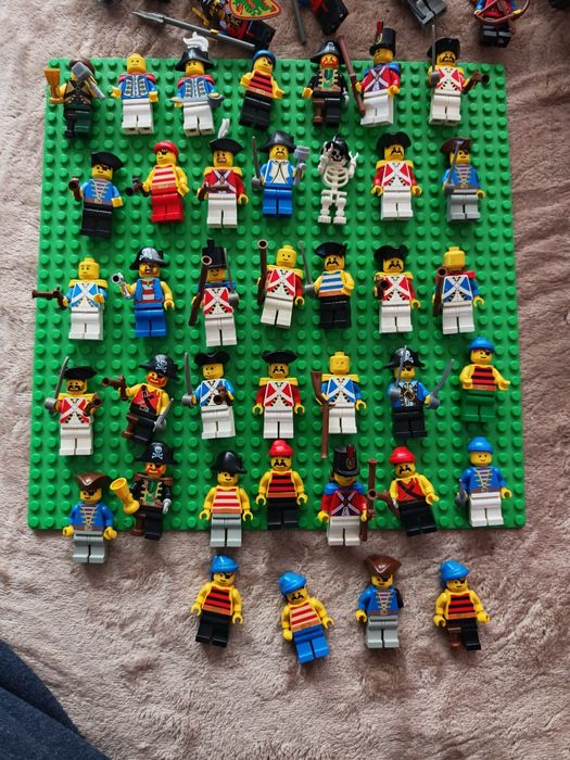 Figurine Lego de vânzare