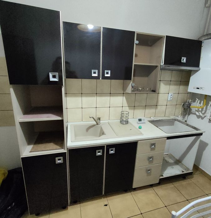 Mobila bucatarie cu hotă inclusă
