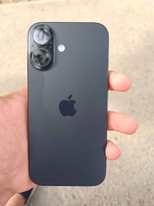 IPhone 16 . Коробка имеется