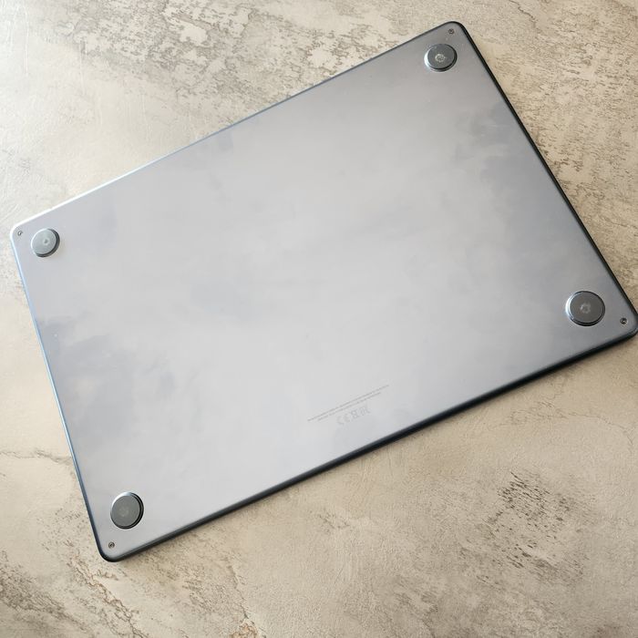 Amanet F28: MACBOOK AIR M4 15" 2025 (L)