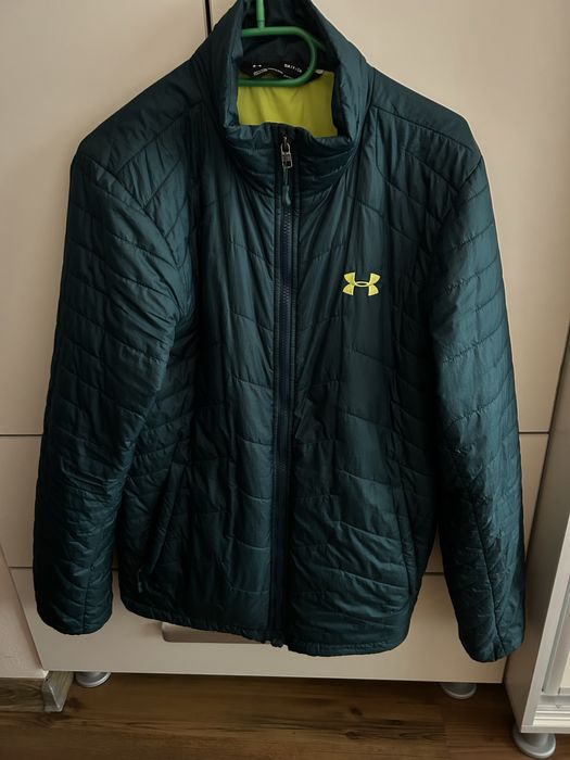 Vand geaca under armour
