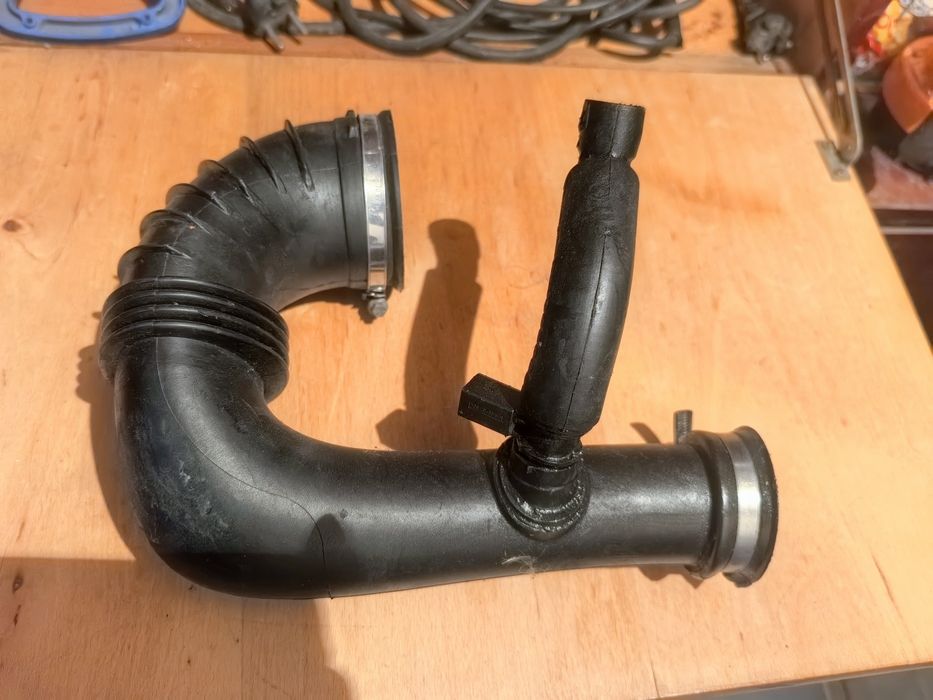 Маркуч за турбина Mercedes w211 2.2d