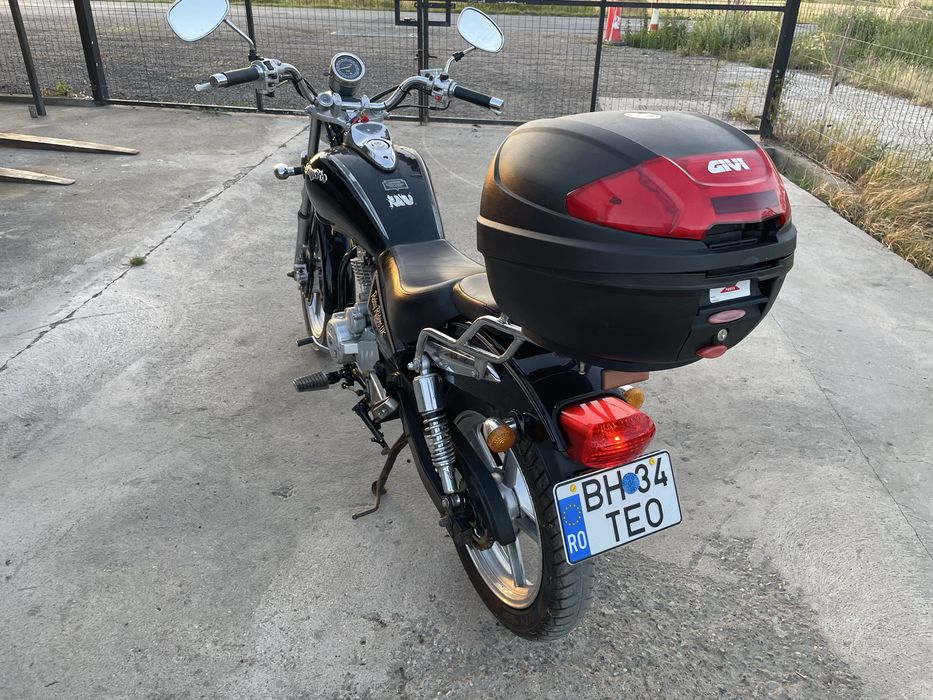 Motocicleta chopper  LexMoto 125