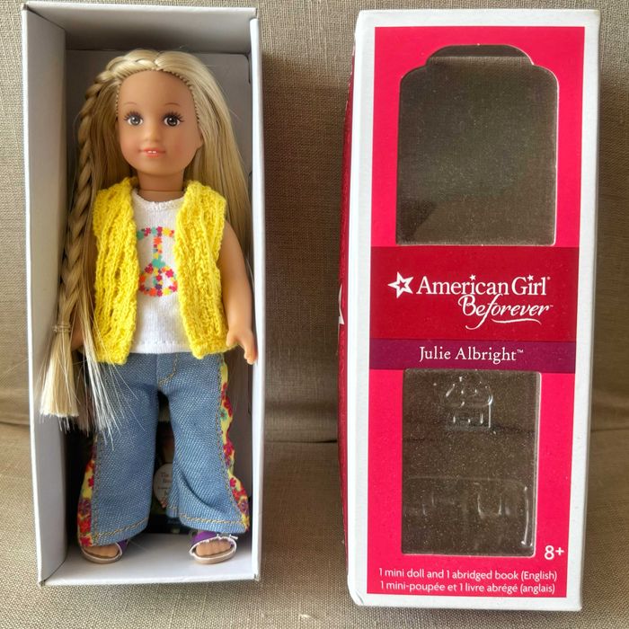 Оригинална кукла Julie Albright by American Girl (Джули Олбрайт мини)