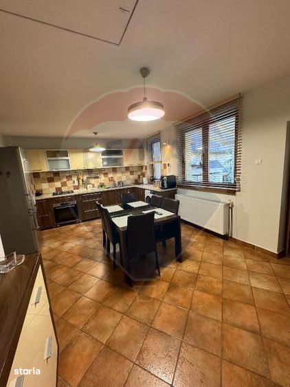 Casă modernă de vânzare în Partoș