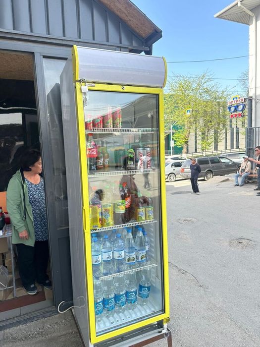 Витринный холодильник