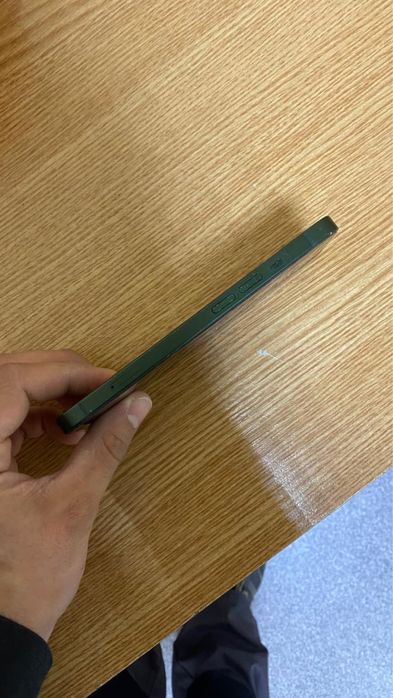 Продам Iphone 13