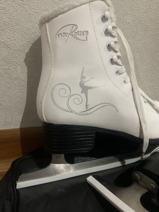 Коньки женские р40