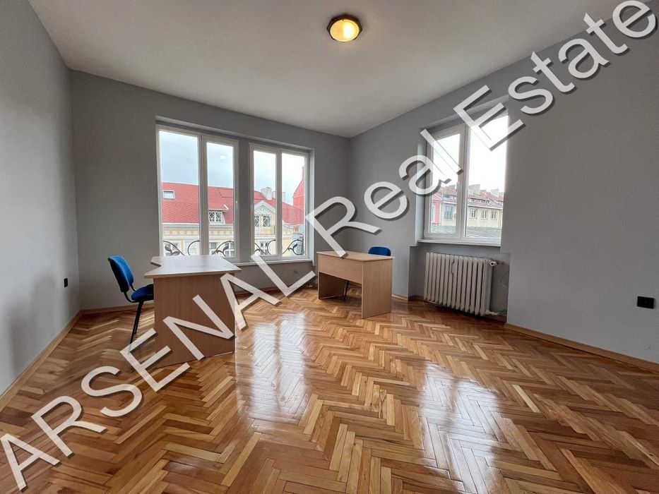 Дава се под наем Четиристаен апартамент в София, Център - 115 кв.м за 850 € - Снимка #4