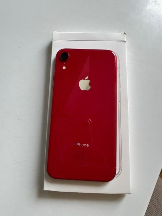 iPhone XR roșu impecabil