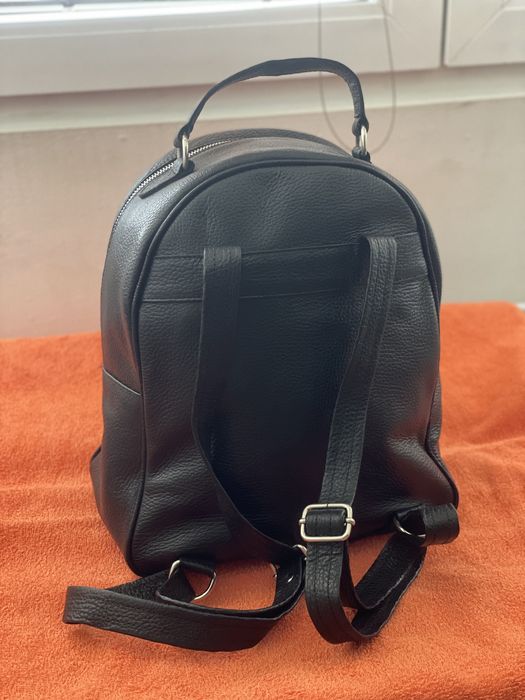 Ghiozdan negru din piele naturala