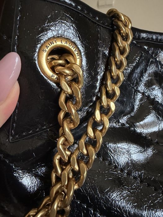 YSL лачена черна чанта