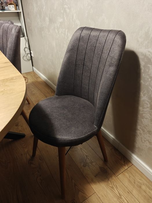 Vând 5 scaune pentru dining/bucătărie