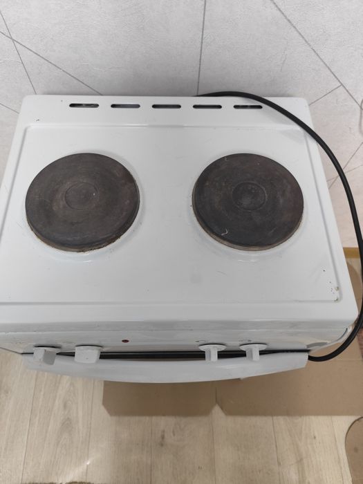 Продам электрическую плиту