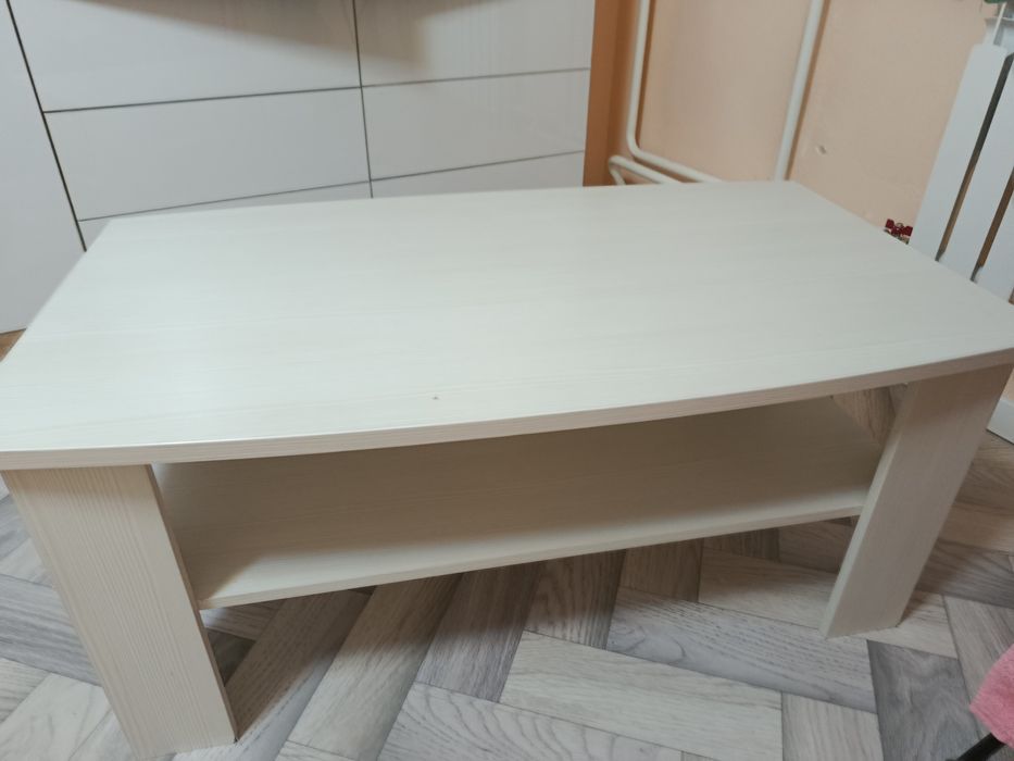 Стол 1,5 метровый низкий