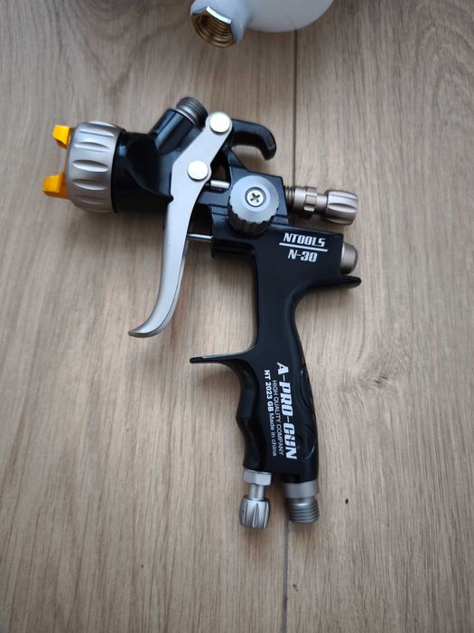 Pistol de Vopsit NTools Nou cu 2 Duze 1.3mm 1.7mm HVLP 600ml