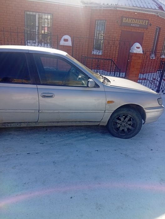 Нисан сани 93 года