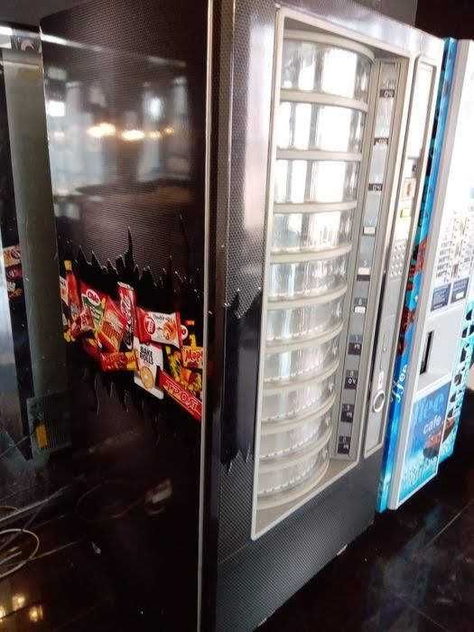 Продавам вендинг автомат Zanussi Smart - Вендинг машина Zanusi smart