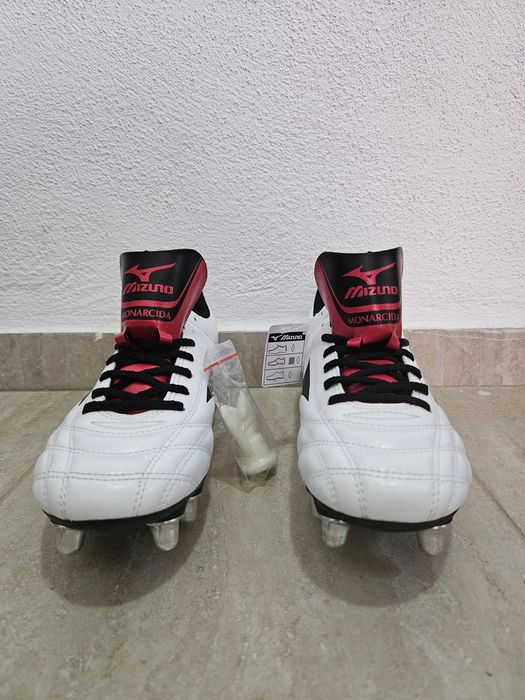 Ghete fotbal Mizuno Monarcida – mărimea 42.5