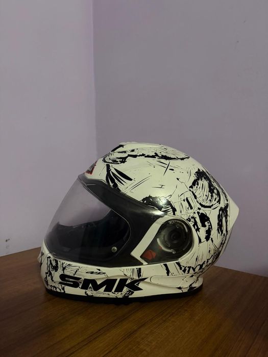 Vând cască moto SMK