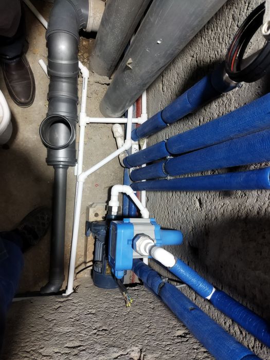 Santexnika dushavoy hammo ariston va boshqa Elektrika uylarni montajni