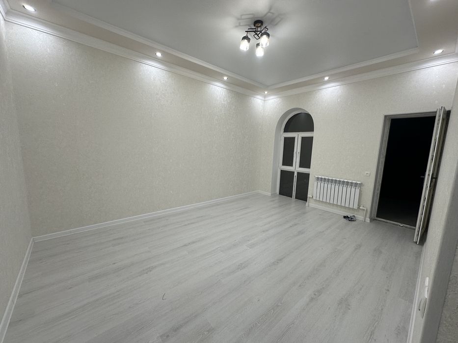 Urganch shaxarda 2 etaj va podval li hovli joy sotiladi