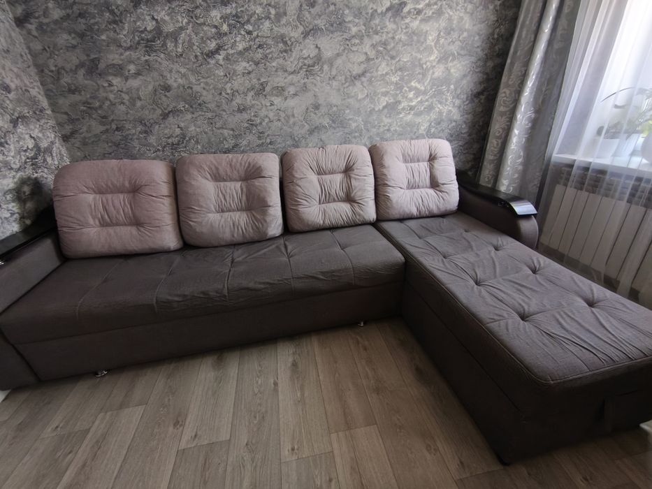 Диван угловой б/у