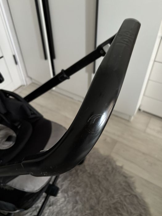 Продам коляску Joie chrome
