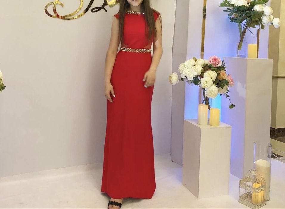 Шикарное вечернее платье