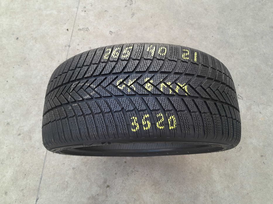 O anvelopa iarna 265 40 21 bridgestone blizzak LM 005 cu 8 mm 3520