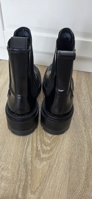 Ghete de dama - H&M Premium - marime 37; piele.