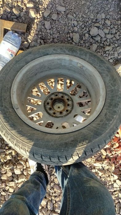 Продаются ШИНЫ  б/у 15/185/65