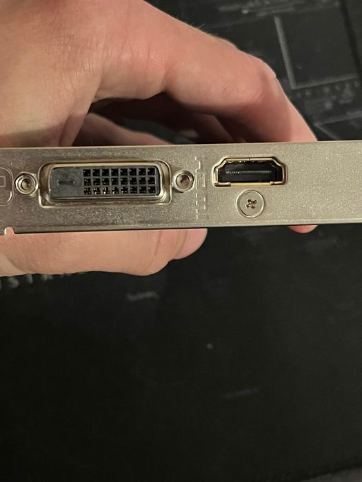 Продам видеокарту GT 1030(2GB)