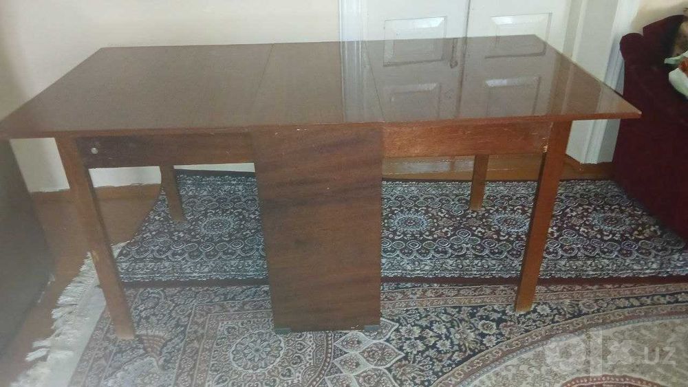 Раздвижной, гостиный стол со стульями