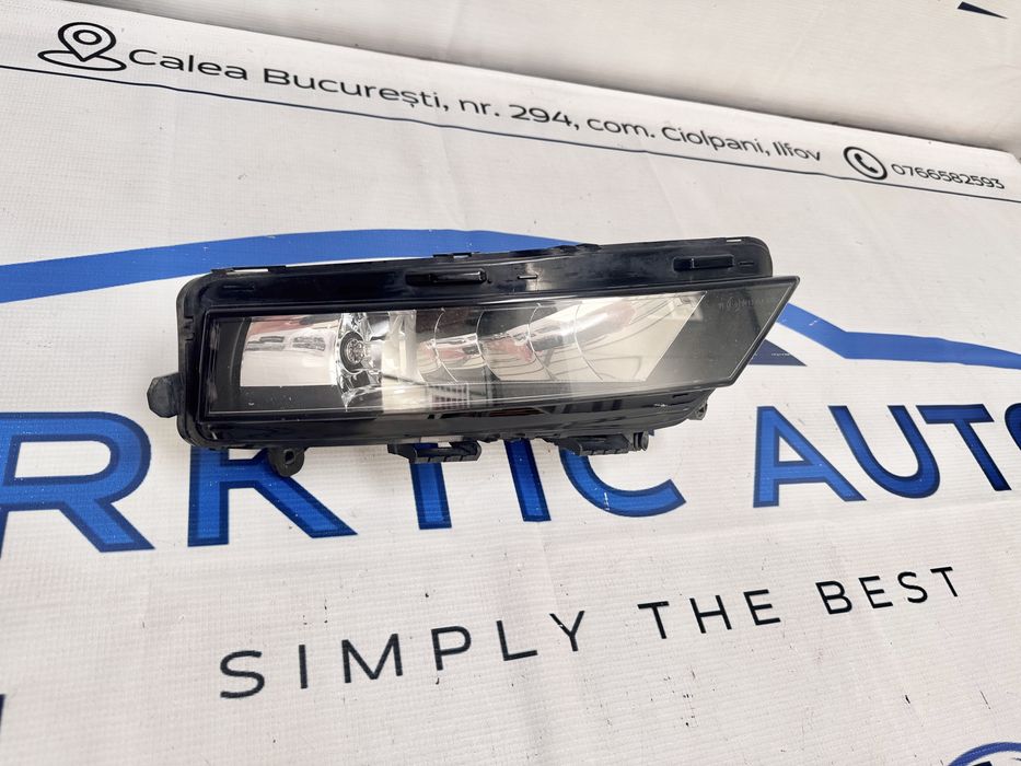Proiector dreapta Skoda Octavia 3 facelift cod 5E0941700F