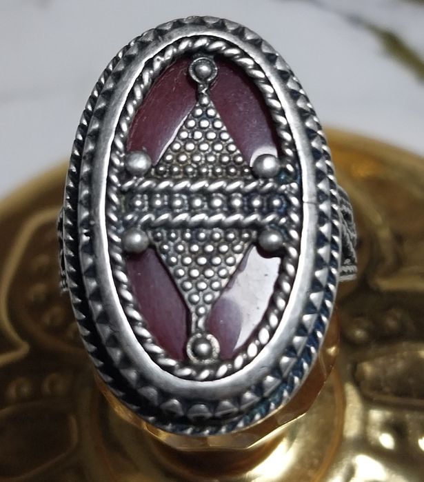 Продаётся кольцо